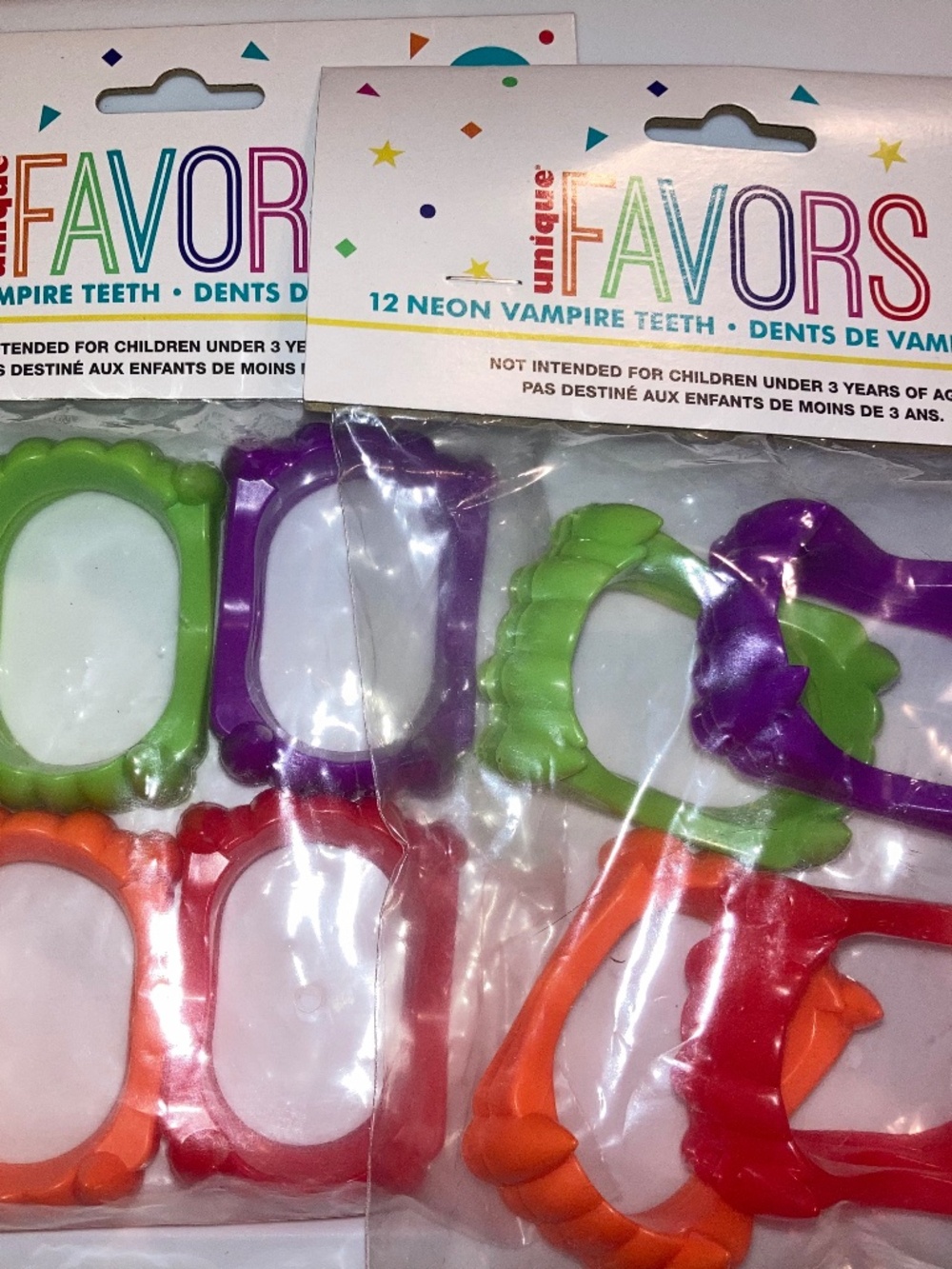 Neon Plastic Vampire Teeth Halloween Party Favors 24-Count Pack NWT fangs